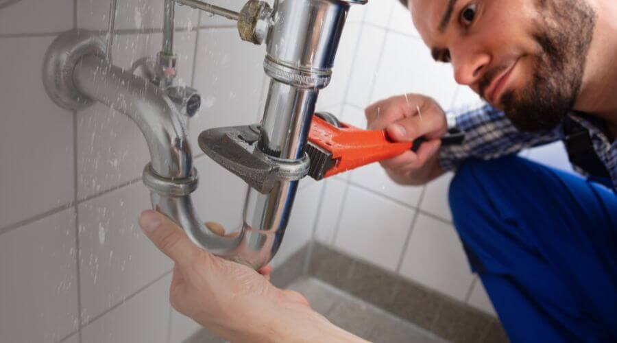 Professional expert plumbing services in Castalia, IA